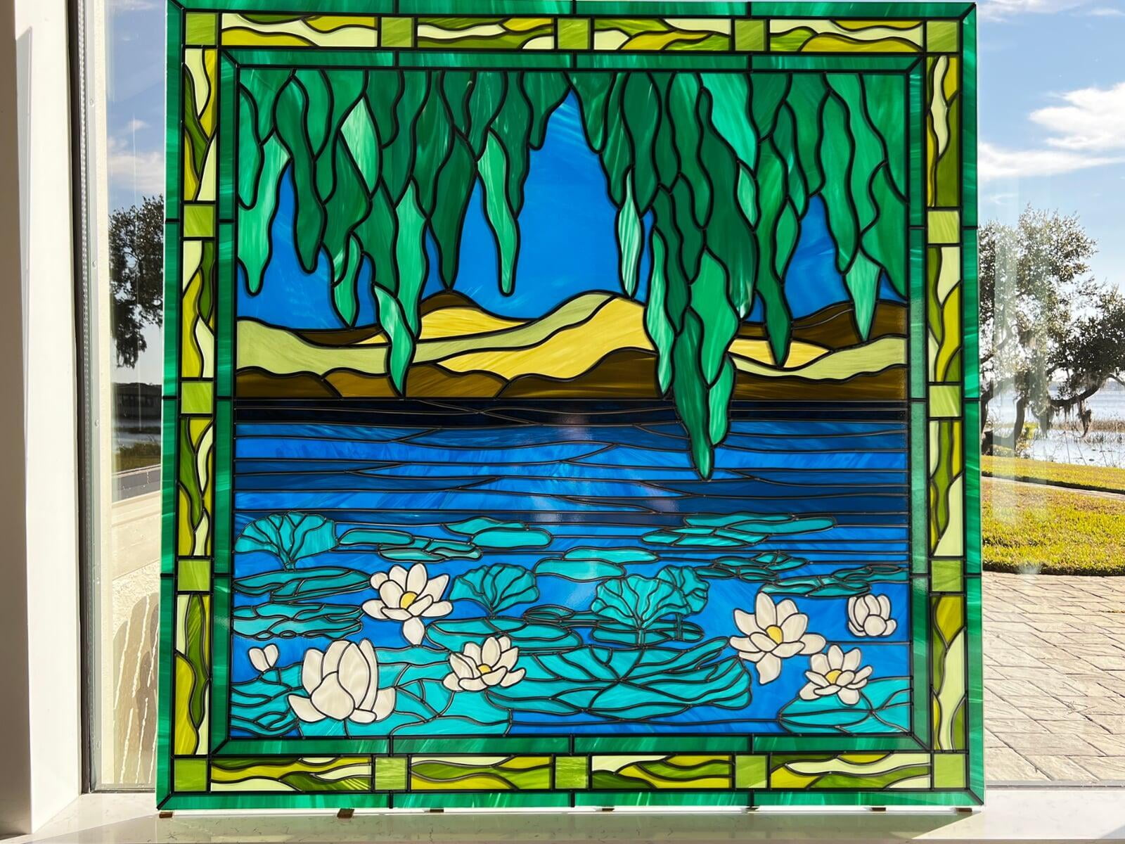 Traditional stained glass design